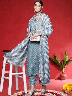 Women Ethnic Motifs Yoke Design Regular Sequinned Kurta & Trousers With Dupatta 6