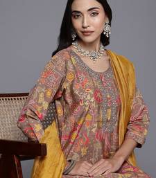 Floral Printed Thread Work Kurta with Trousers & With Dupatta