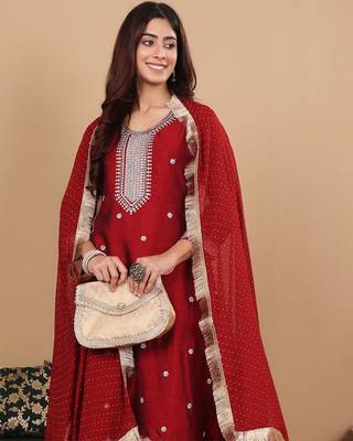 Women Maroon Silk Zari Floral Embroidered Kurta with trousers & Dupatta 2