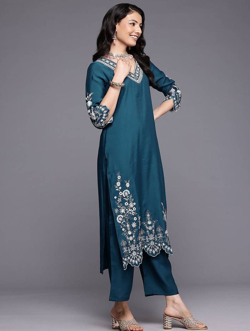 Ethnic Motifs Embroidered Zari Kurta With Trousers & Dupatta