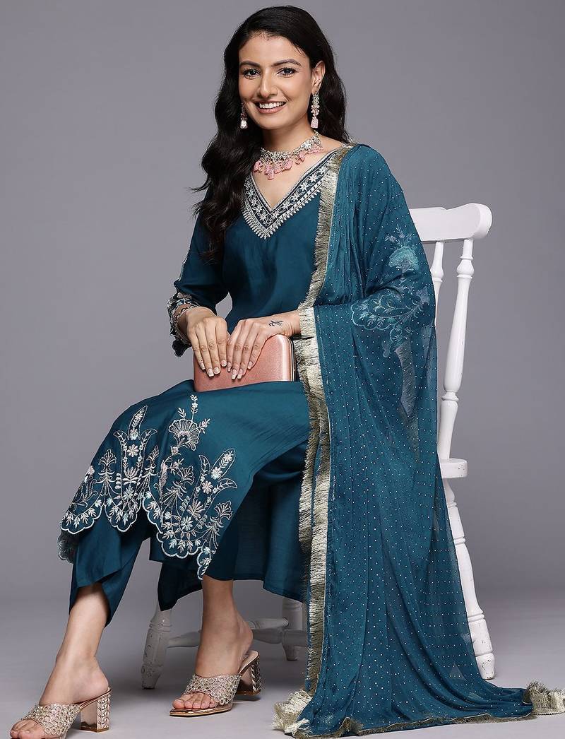 Ethnic Motifs Embroidered Zari Kurta With Trousers & Dupatta