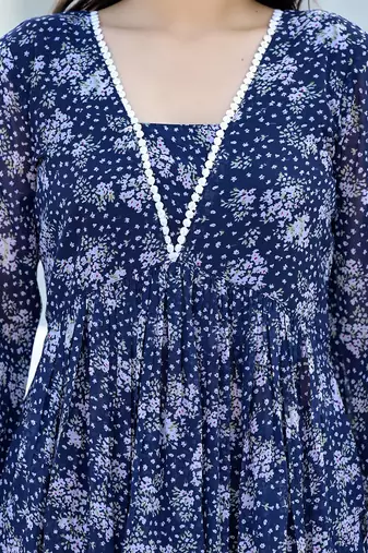 Women Floral Printed Empire Silk Georgette Kurta with Trousers