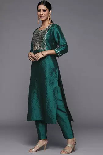 Ethnic Motifs Embroidered Gotta Patti Straight Kurta & Trousers With Dupatta