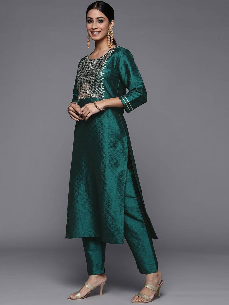 Ethnic Motifs Embroidered Gotta Patti Straight Kurta & Trousers With Dupatta
