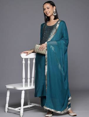 Ethnic Motifs Yoke Design Thread Work Straight Kurta with Trousers & Dupatta 7
