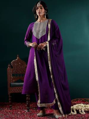 Women Floral Embroidered Regular Chanderi Silk Kurta with Trousers & With Dupatta 1