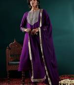 Women Floral Embroidered Regular Chanderi Silk Kurta with Trousers & With Dupatta