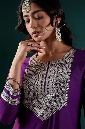 Women Floral Embroidered Regular Chanderi Silk Kurta with Trousers & With Dupatta