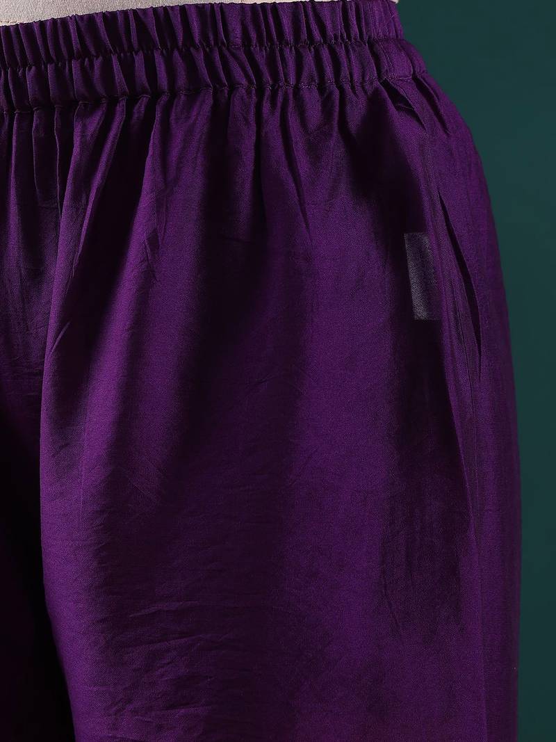 Women Floral Embroidered Regular Chanderi Silk Kurta with Trousers & With Dupatta