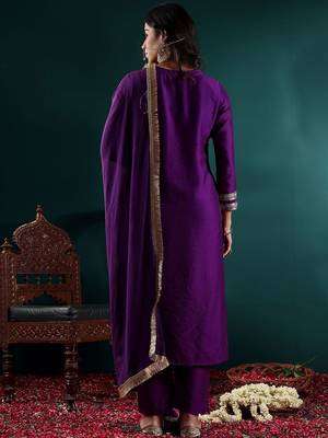 Women Floral Embroidered Regular Chanderi Silk Kurta with Trousers & With Dupatta 6