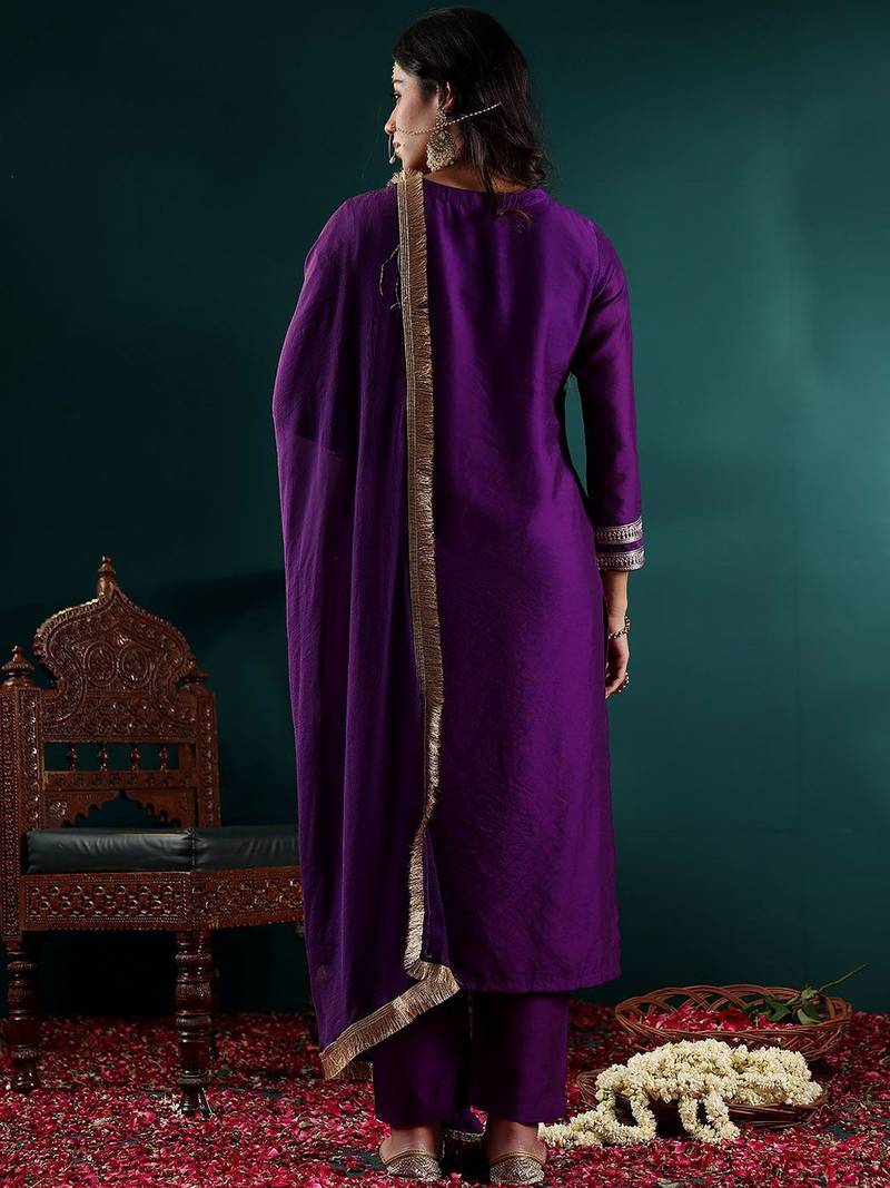 Women Floral Embroidered Regular Chanderi Silk Kurta with Trousers & With Dupatta
