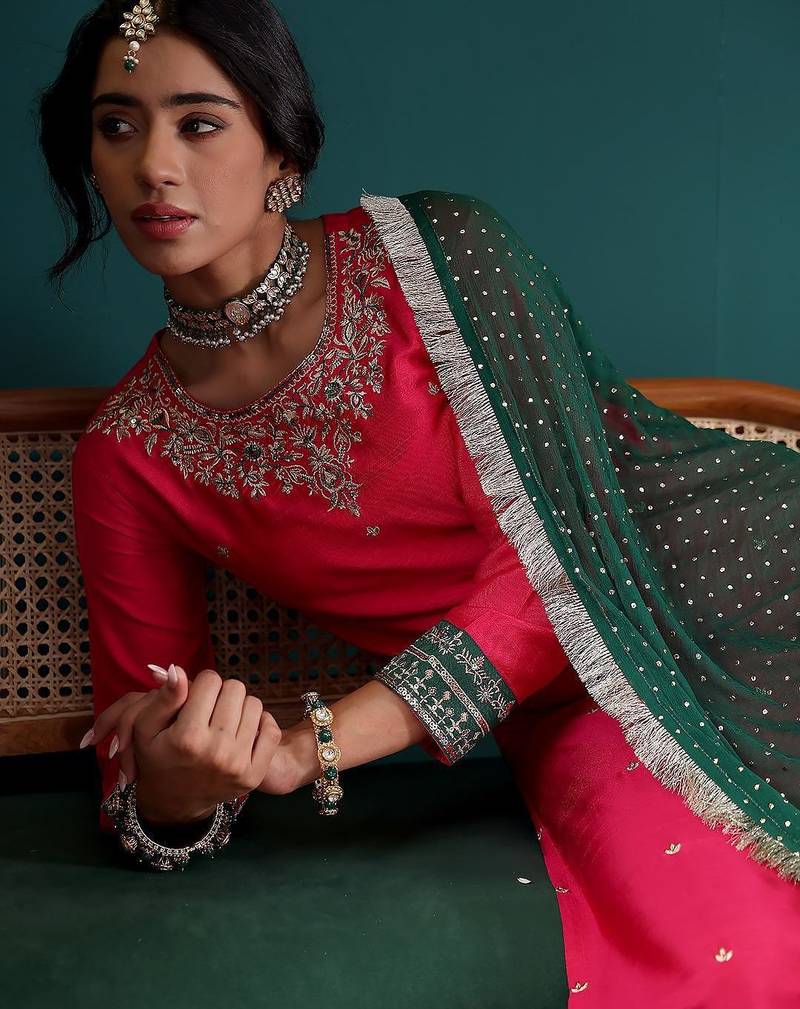 Women Ethnic Motifs Embroidered Regular Thread Work Kurta with Trousers & With Dupatta