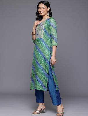 Women Bandhani Printed Zari Embroidered Kurta with Trousers & With Dupatta 6