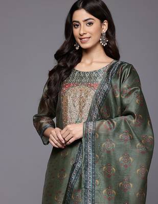 Women Ethnic Motifs Sequinned Chanderi Silk Kurta with Trousers & Dupatta 2