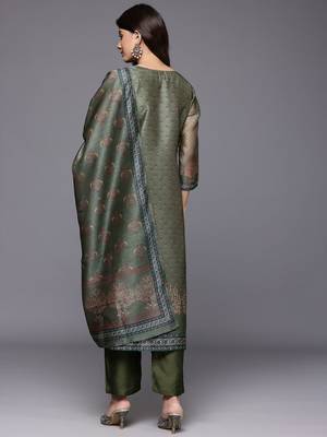 Women Ethnic Motifs Sequinned Chanderi Silk Kurta with Trousers & Dupatta 7