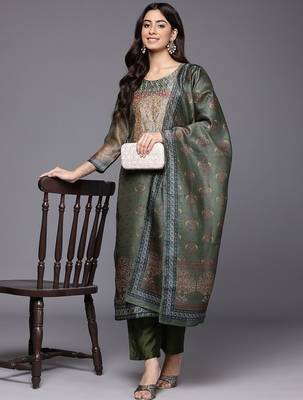 Women Ethnic Motifs Sequinned Chanderi Silk Kurta with Trousers & Dupatta 8