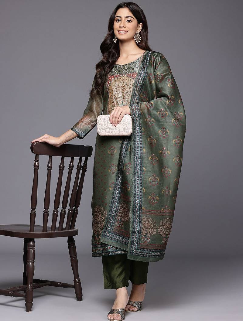 Women Ethnic Motifs Sequinned Chanderi Silk Kurta with Trousers & Dupatta