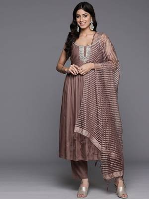 Embroidered Pleated Anarkali Zari Kurta with Trousers & Dupatta 1