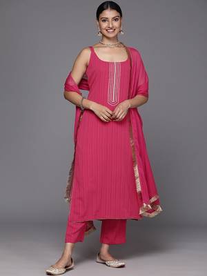 Women Floral Yoke Design Straight Kurta with Trouser & Dupatta 1