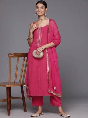 Women Floral Yoke Design Straight Kurta with Trouser & Dupatta 7