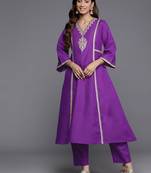 Floral Embroidered Panelled Sequinned Kurta with Trousers