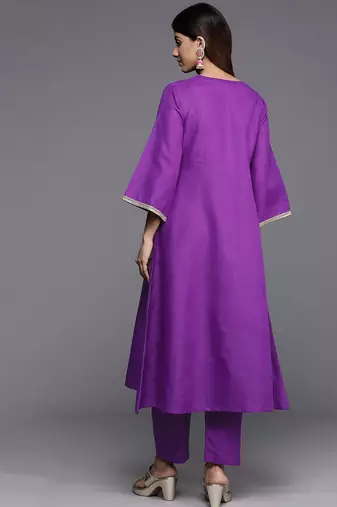 Floral Embroidered Panelled Sequinned Kurta with Trousers