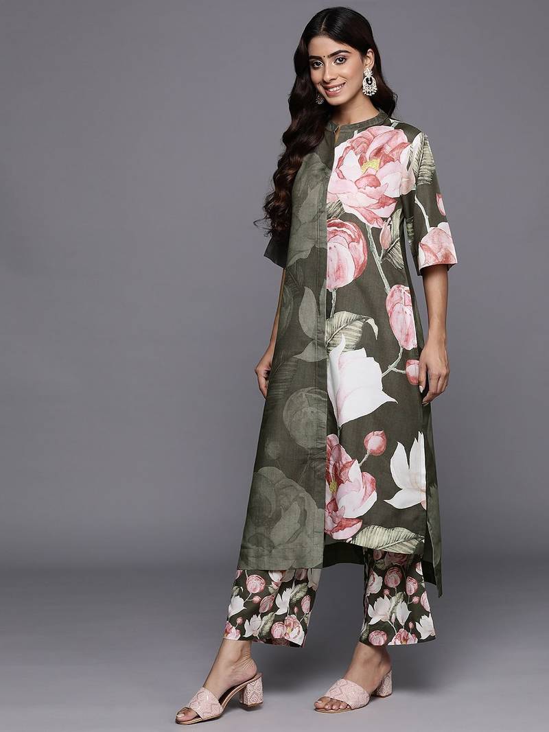 Women Floral Printed Asymmetric Hem Straight Woolen Kurta with Printed Bottom