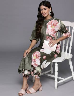 Women Floral Printed Asymmetric Hem Straight Woolen Kurta with Printed Bottom 6