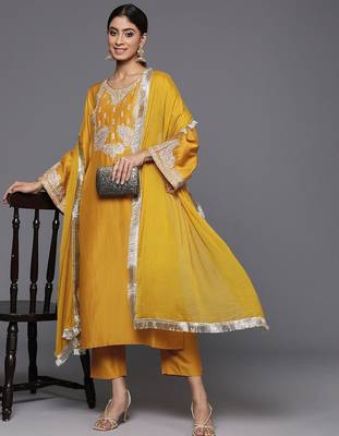 Floral Zari Embroidered Kurta with Trousers & Dupatta 7