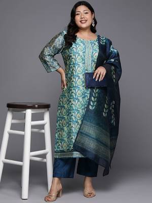 Plus Size Floral Printed Sequinned Kurta with Trousers & Dupatta 8