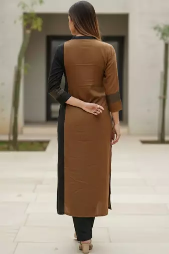 Women Colourblocked Regular Kurta with Trousers