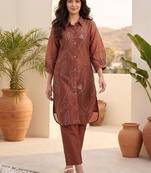 Women Printed Regular Chanderi Silk Kurta with Trousers