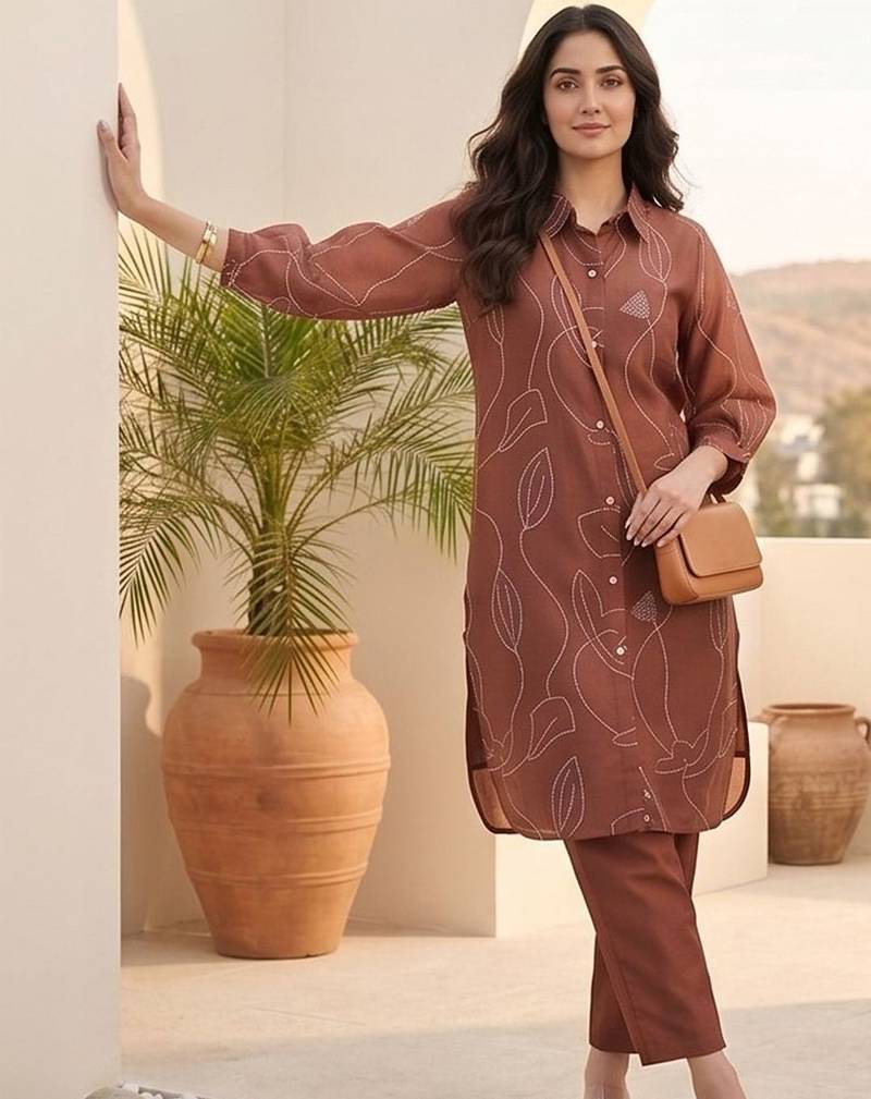 Women Printed Regular Chanderi Silk Kurta with Trousers
