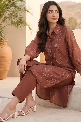 Women Printed Regular Chanderi Silk Kurta with Trousers