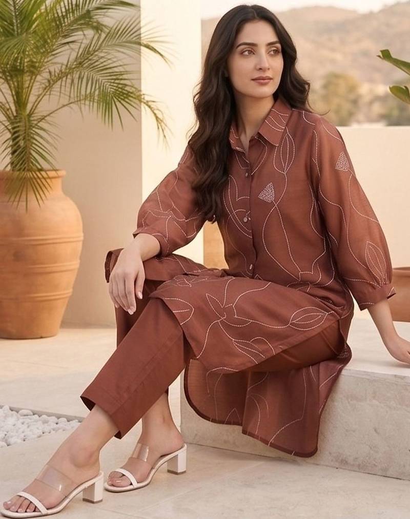 Women Printed Regular Chanderi Silk Kurta with Trousers