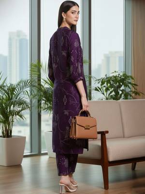 Women Ethnic Motifs Printed Regular Kurta with Trousers 2