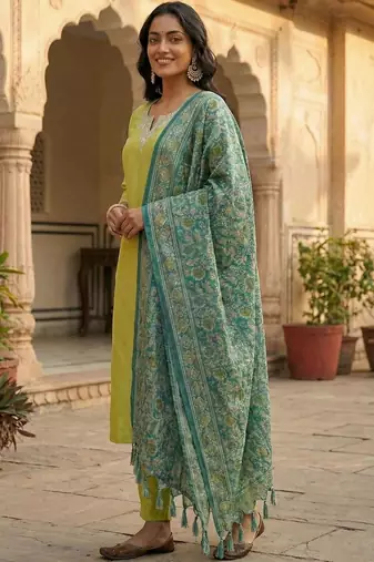 Women Regular Kurta with Trousers & With Dupatta