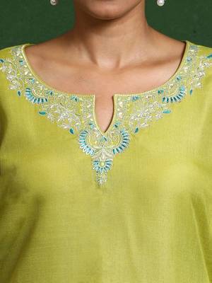 Women Regular Kurta with Trousers & With Dupatta 5