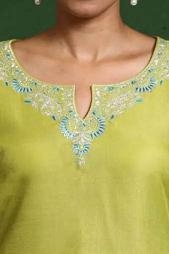 Women Regular Kurta with Trousers & With Dupatta