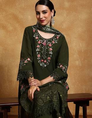 Women Floral Yoke Design Regular Thread Work Pure Cotton Kurta with Palazzos & With Dupatta 2