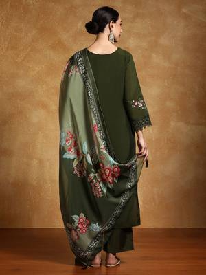 Women Floral Yoke Design Regular Thread Work Pure Cotton Kurta with Palazzos & With Dupatta 5