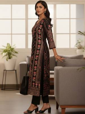 Women Ethnic Motifs Printed Regular Chanderi Silk Kurta with Trousers 3