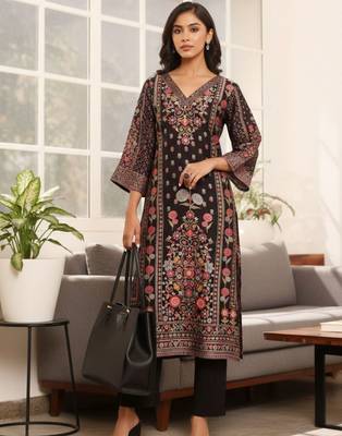 Women Ethnic Motifs Printed Regular Chanderi Silk Kurta with Trousers 6