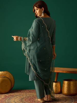 Ethnic Motifs Embroidered Round Neck Thread Work Kurta With Trousers & Dupatta 3