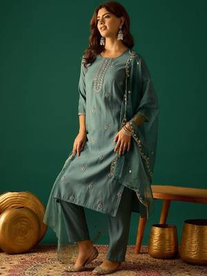 Ethnic Motifs Embroidered Round Neck Thread Work Kurta With Trousers & Dupatta 4