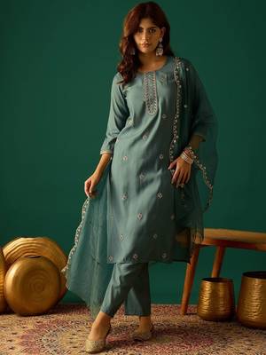 Ethnic Motifs Embroidered Round Neck Thread Work Kurta With Trousers & Dupatta 6