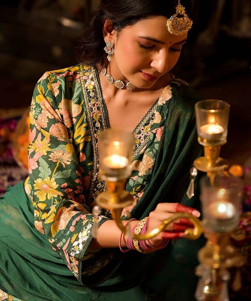 Mirror Embellished V-Neck Straight Kurta With Solid Bottom & Dupatta