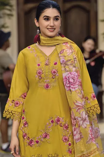 Floral Embroidered Thread Work Pure Cotton Straight Kurta With Trousers & Dupatta