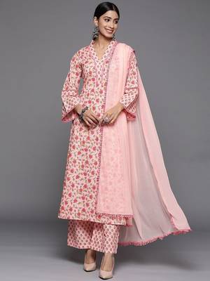 Women Floral Printed Pure Cotton Kurta Sets With Dupatta 1