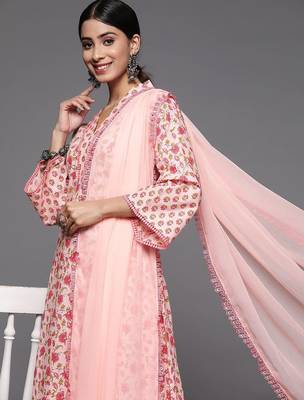 Women Floral Printed Pure Cotton Kurta Sets With Dupatta 2